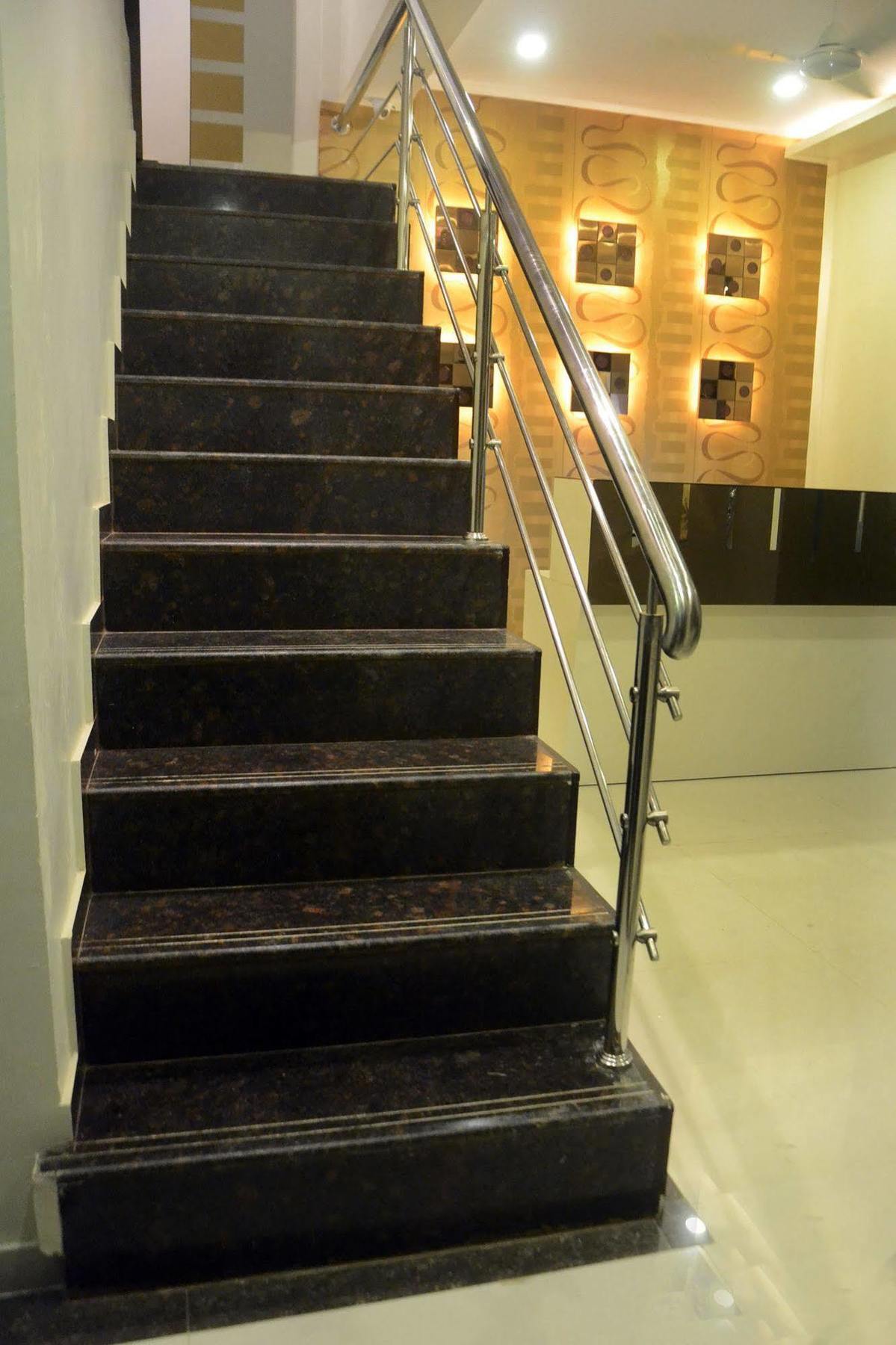 Hygienic Hotel Liberty Plaza Mumbai Exterior foto
